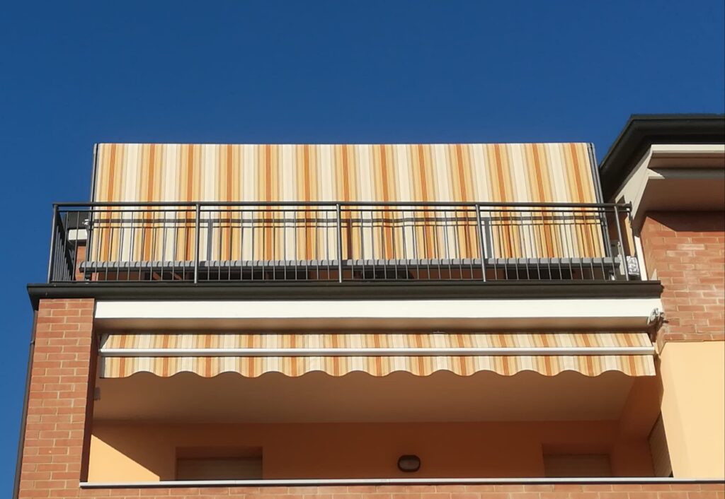 tenda-ad-attico-per-balcone-scoperto-vista-frontale[1]